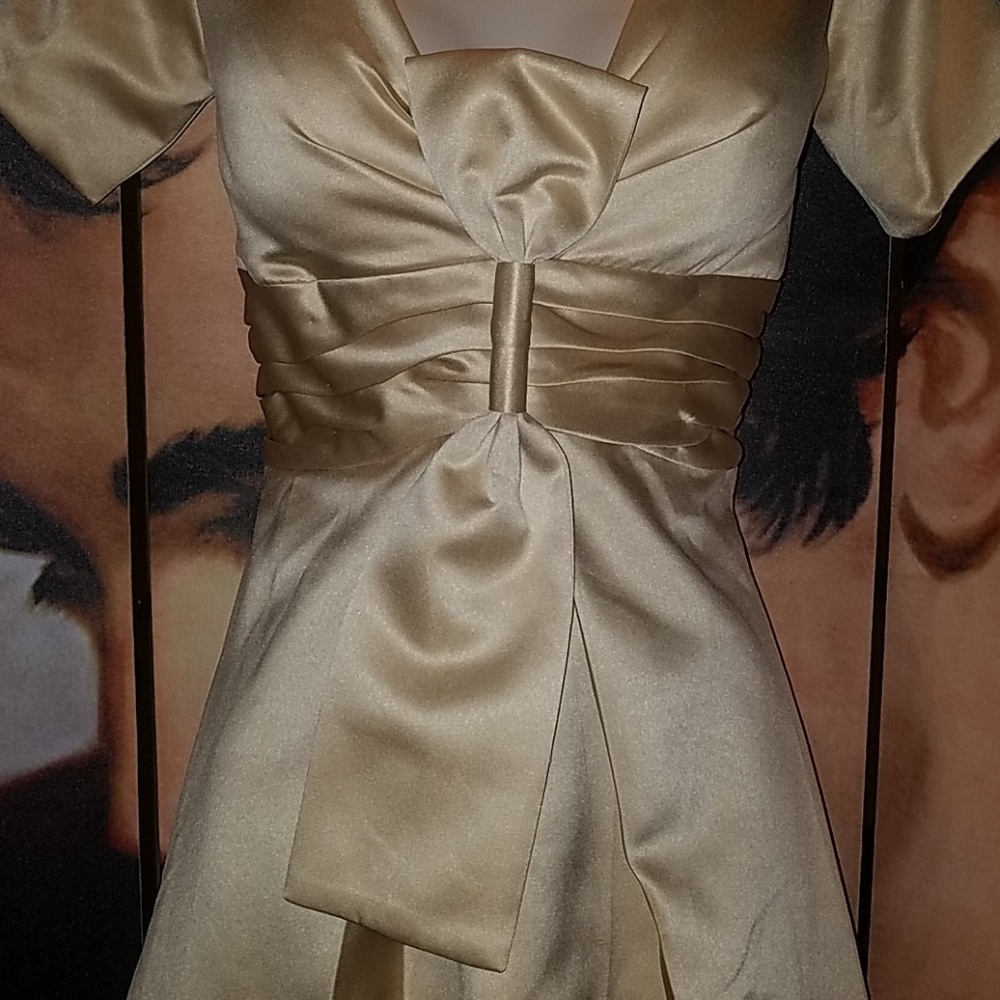 Stunning Cream Sateen Fashion Dress w Vertical Bow One of a Kind - Picture 3 of 8